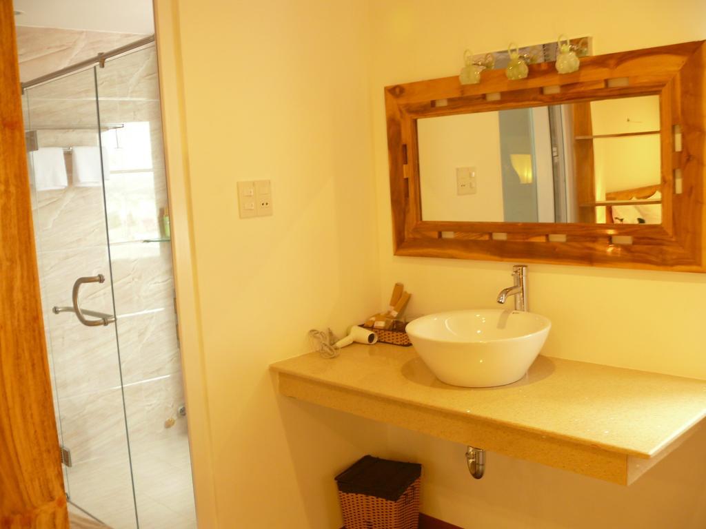 Rex Hotel & Apartment Nha Trang Esterno foto