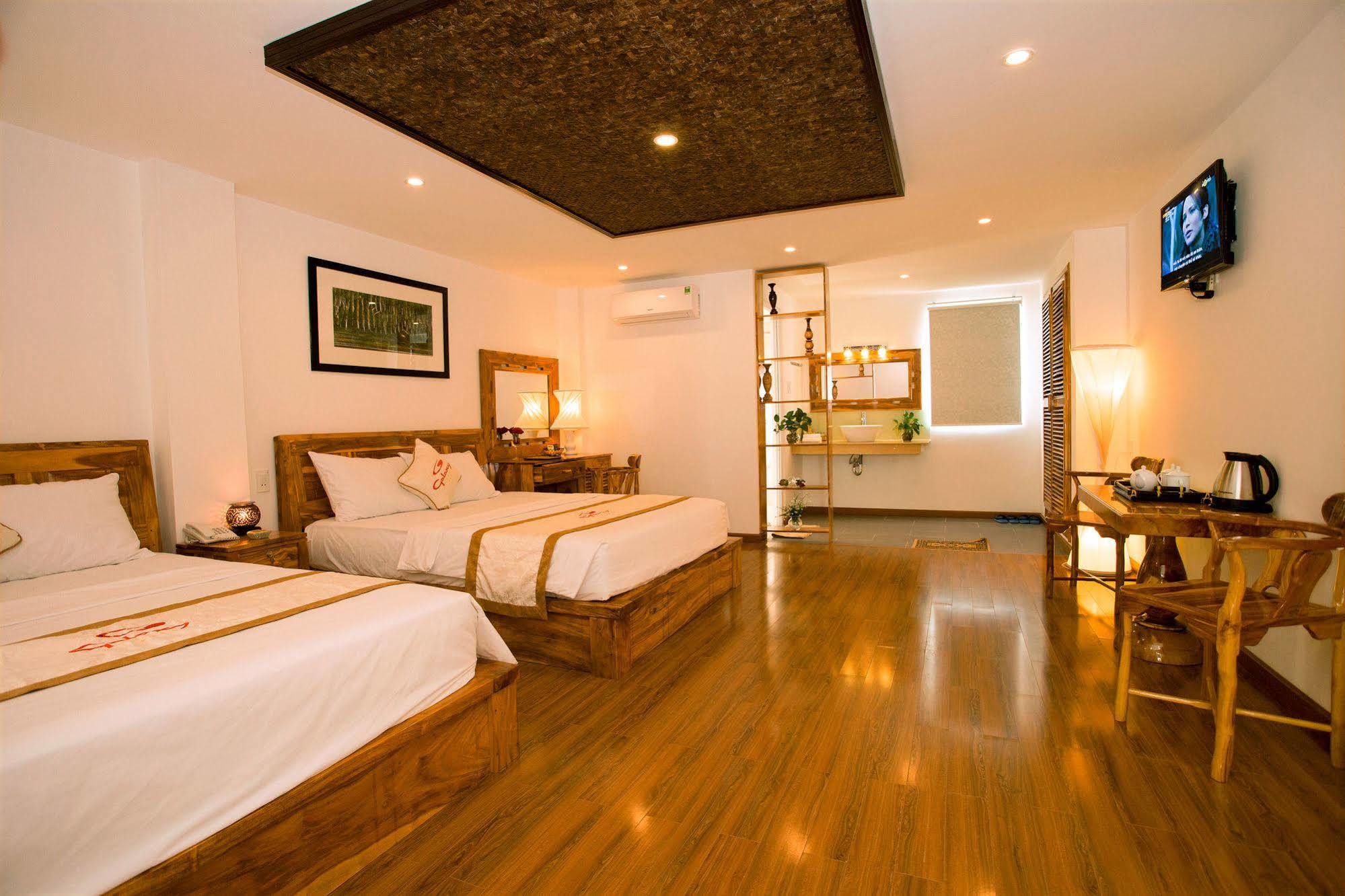 Rex Hotel & Apartment Nha Trang Esterno foto