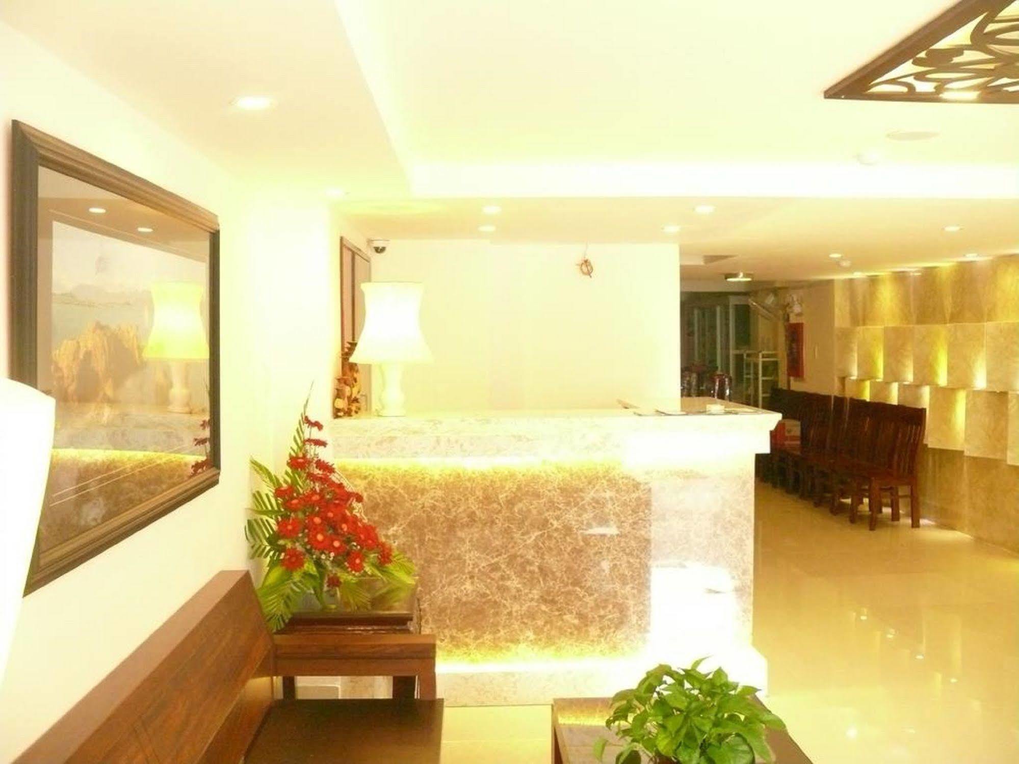 Rex Hotel & Apartment Nha Trang Esterno foto