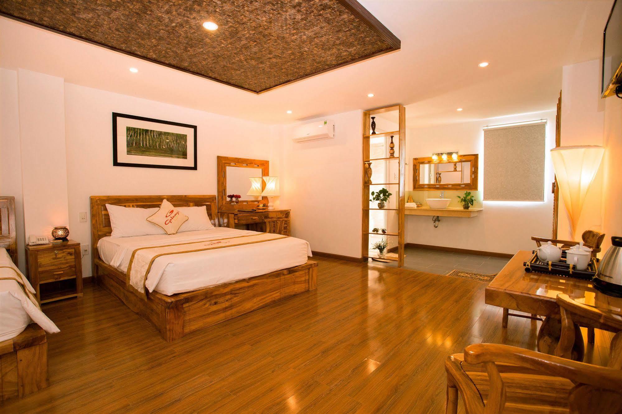 Rex Hotel & Apartment Nha Trang Esterno foto