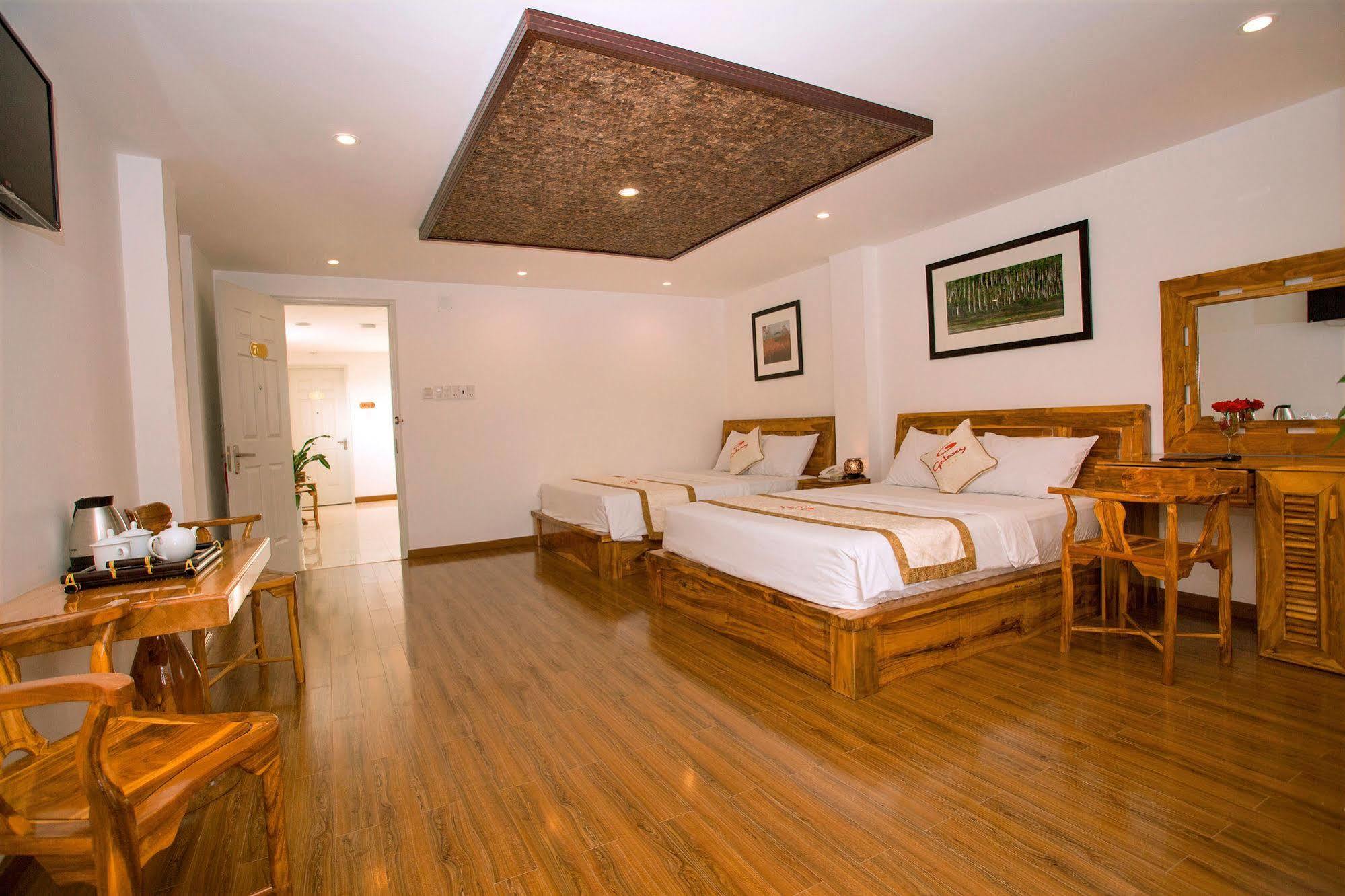 Rex Hotel & Apartment Nha Trang Esterno foto