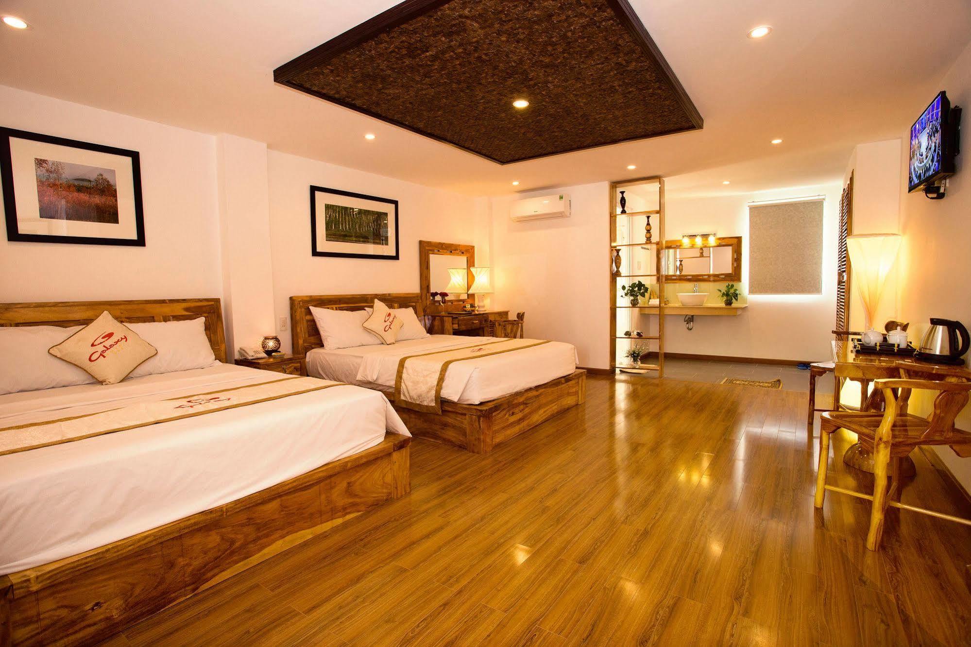 Rex Hotel & Apartment Nha Trang Esterno foto