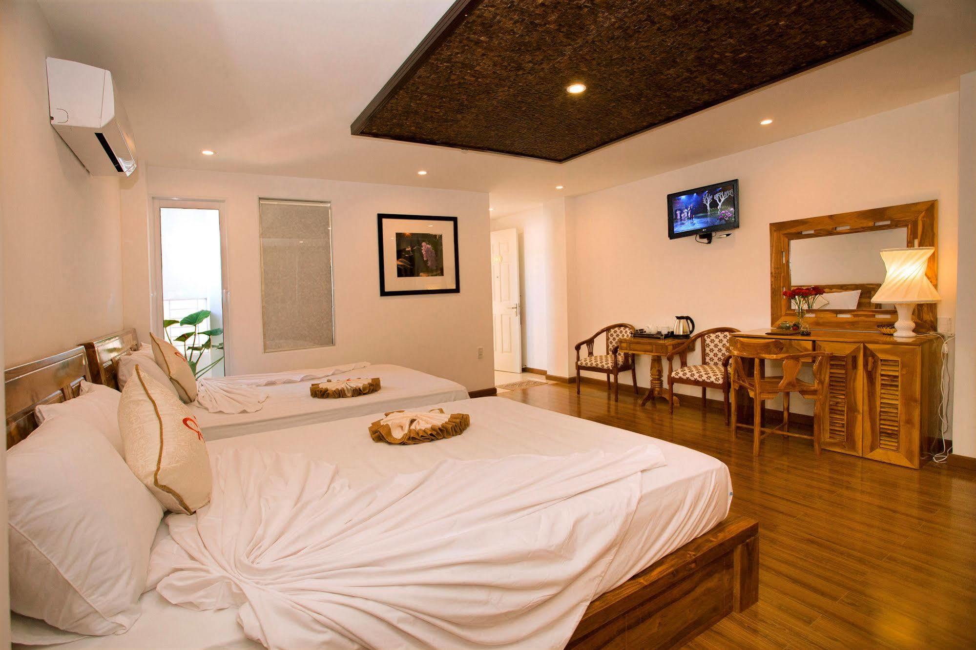 Rex Hotel & Apartment Nha Trang Esterno foto