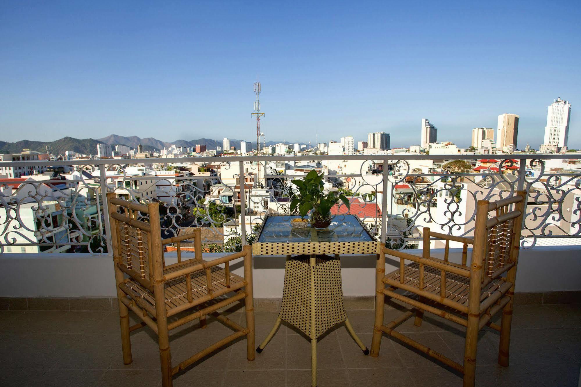 Rex Hotel & Apartment Nha Trang Esterno foto