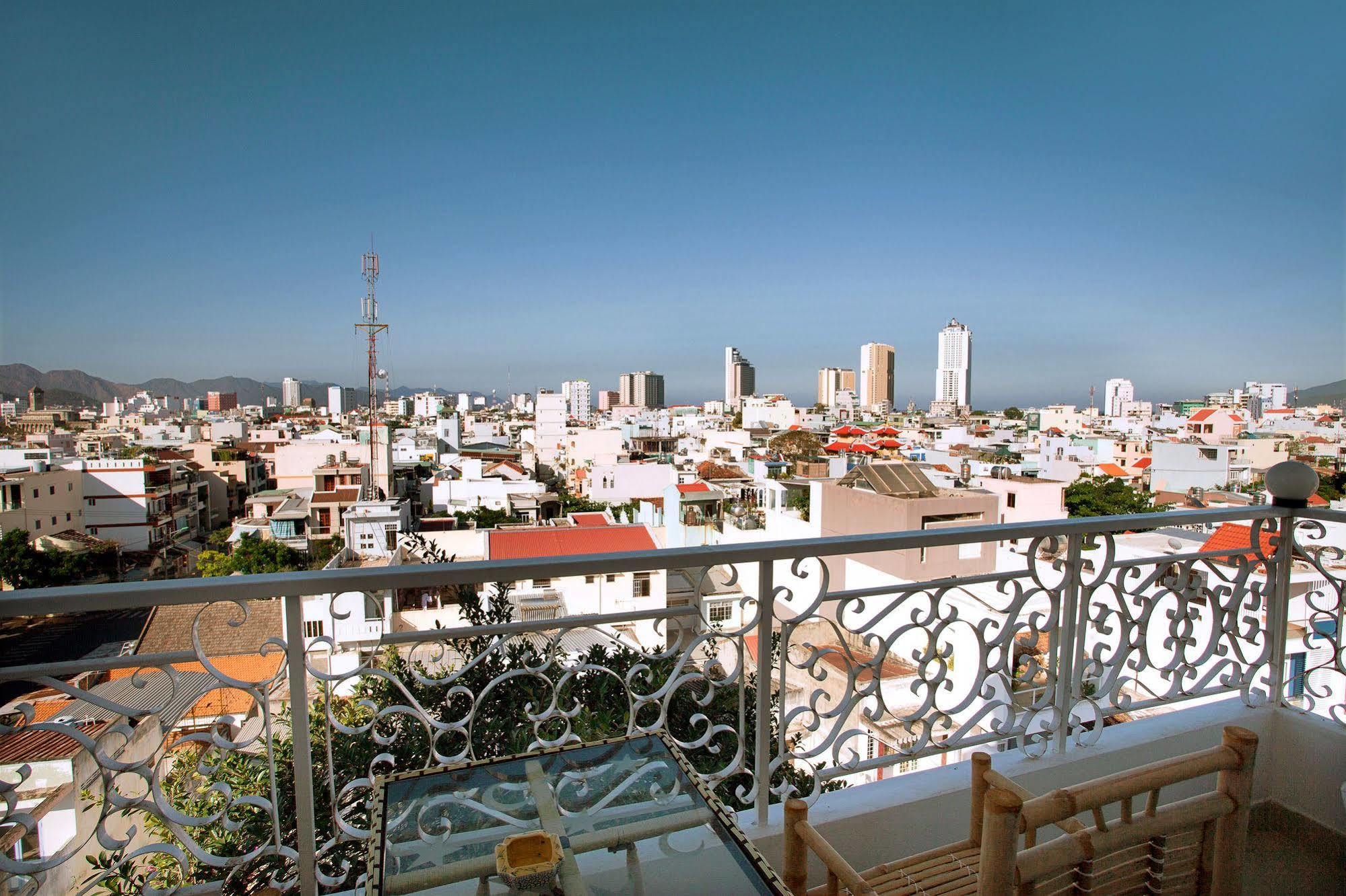 Rex Hotel & Apartment Nha Trang Esterno foto